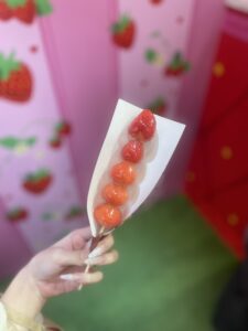( ՞ෆ ෆ՞ )